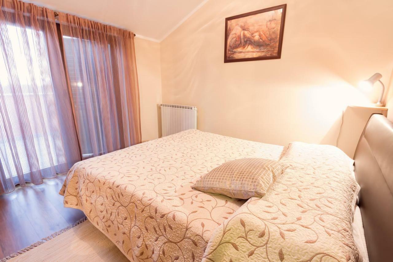 Apartments Mirjana Novigrad Istria Exteriör bild
